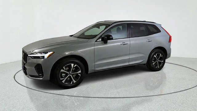 Used 2027 Volvo XC60 B5 Core AWD/4WD image 3
