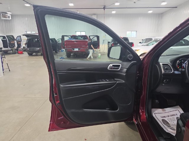 Used 2022 Jeep Grand Cherokee Laredo X AWD/4WD image 25