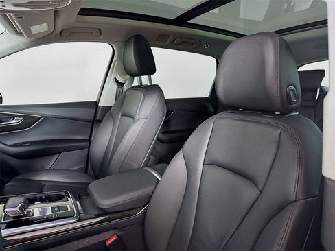 Used 2023 Audi Q7 2.0T Premium w/ Convenience Package image 8