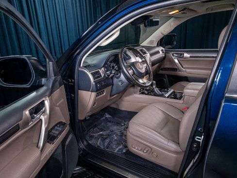 Used 2021 Lexus GX 460 Premium w/ Accessory Package image 10