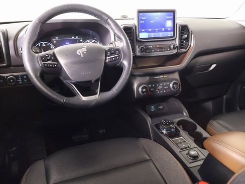 Used 2021 Ford Bronco Sport Outer Banks w/ Outer Banks Package (96D) image 2