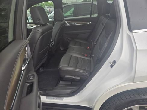 Used 2023 Cadillac XT6 Premium Luxury w/ Platinum Package AWD/4WD image 8