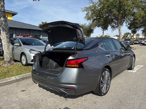 Used 2023 Nissan Altima 2.5 SL FWD image 19