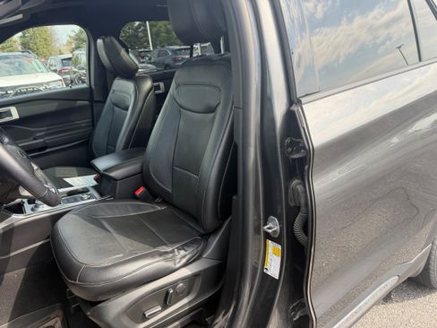 Used 2020 Ford Explorer Limited w/ Class III Trailer Tow Package image 21