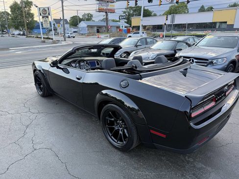 Used 2023 Dodge Challenger SRT Hellcat w/ Driver Convenience Group RWD image 15