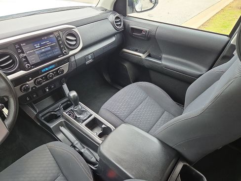Used 2022 Toyota Tacoma SR5 w/ Trail Edition AWD/4WD image 12