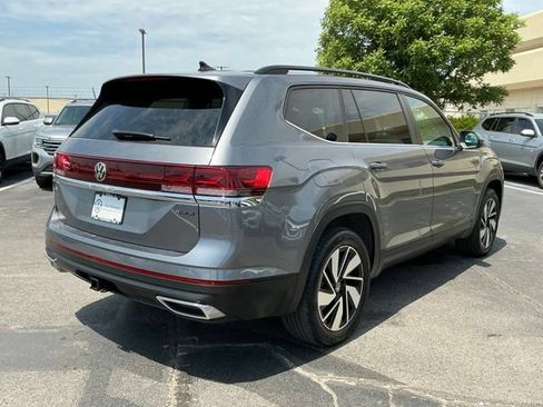 Used 2025 Volkswagen Atlas SE AWD/4WD image 3