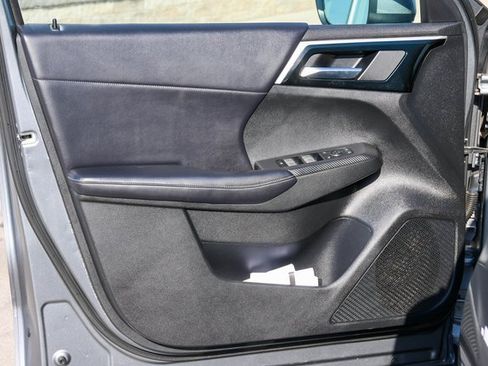 Used 2022 Mitsubishi Outlander SE image 10