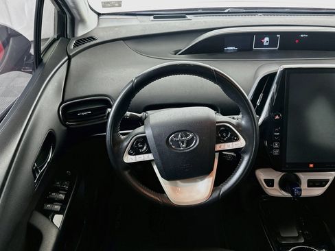 Used 2017 Toyota Prius Prime Advanced FWD image 18