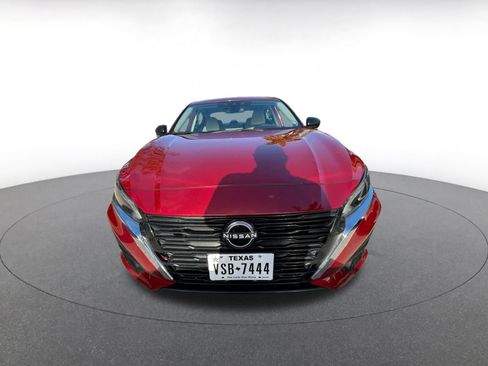 Used 2025 Nissan Altima 2.5 SV image 2