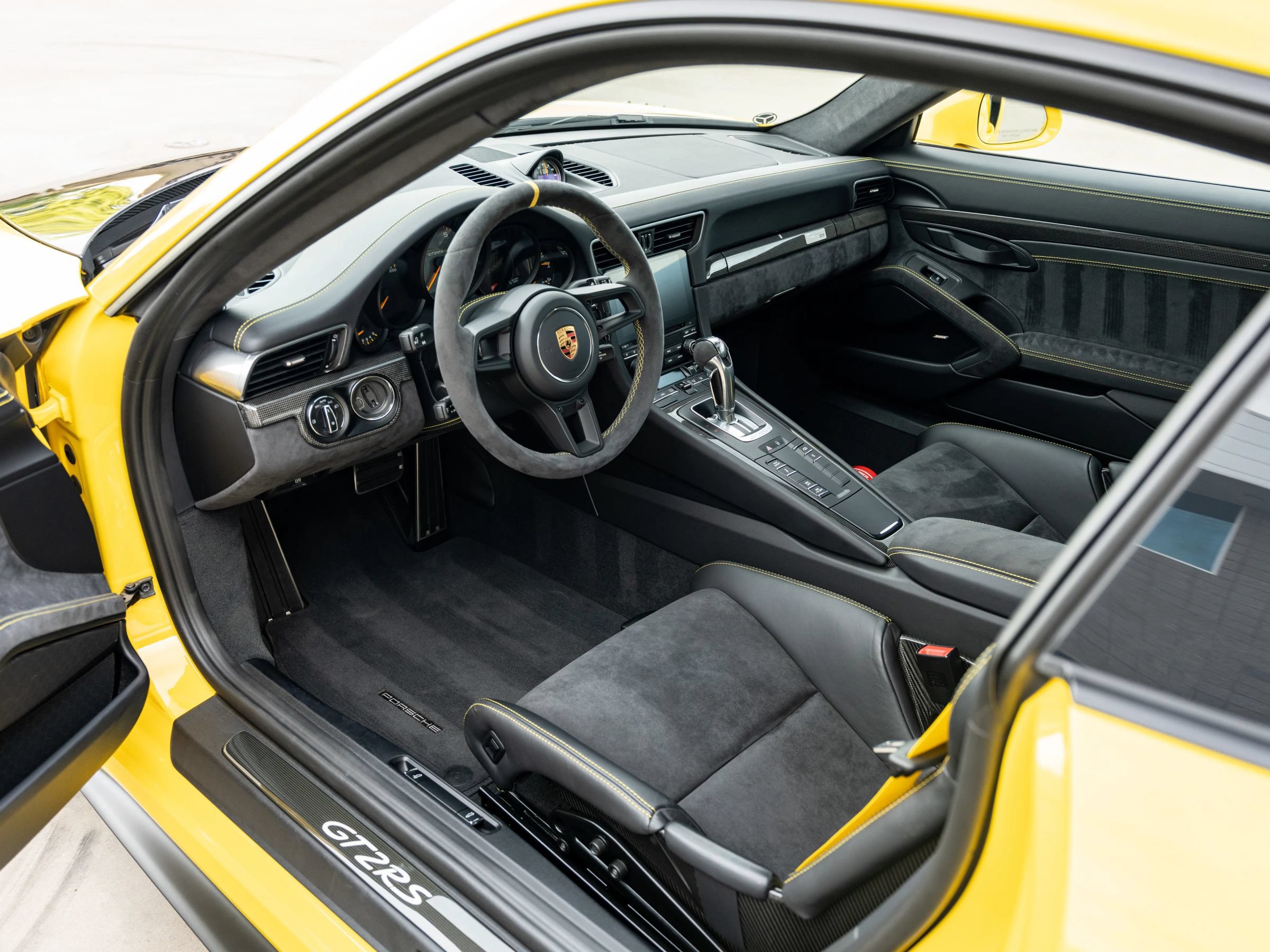 Used 2018 Porsche 911 GT2 RS RWD image 10