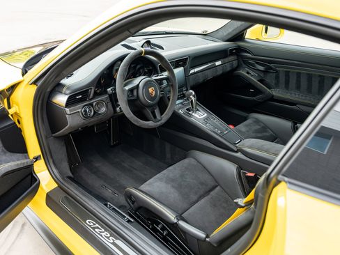 Used 2018 Porsche 911 GT2 RS RWD image 10