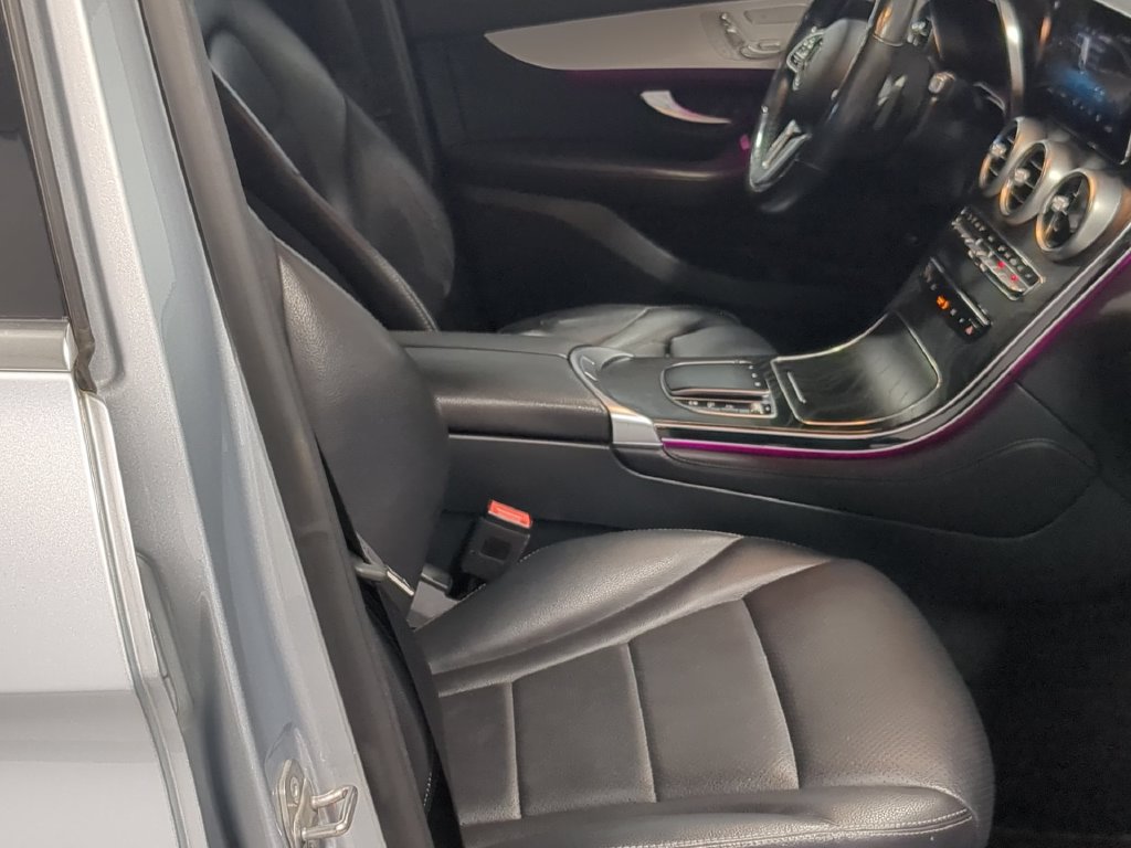 Used 2021 Mercedes-Benz GLC 300 4MATIC image 26