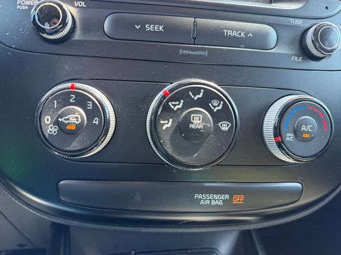 Used 2019 Kia Soul FWD image 11