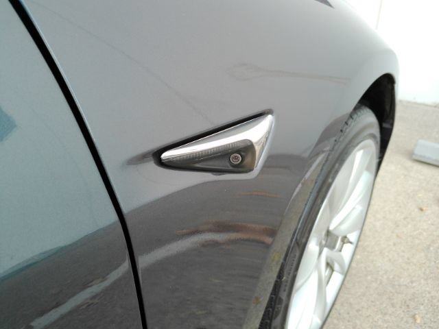 Used 2018 Tesla Model 3 Long Range RWD image 23