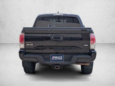 Used 2017 Toyota Tacoma Limited w/ Tow Package AWD/4WD image 6
