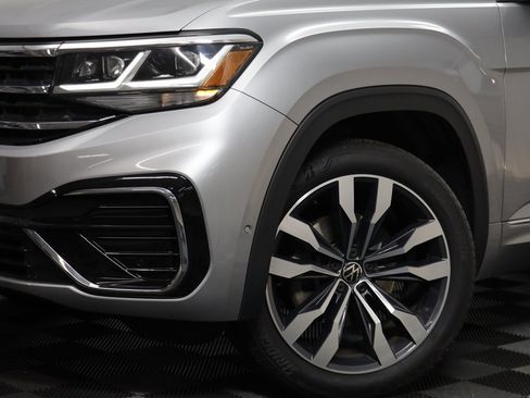 Used 2021 Volkswagen Atlas SEL Premium image 3