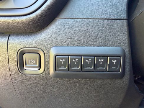 Used 2023 Chevrolet Silverado 2500 Custom w/ Custom Value Package AWD/4WD image 35