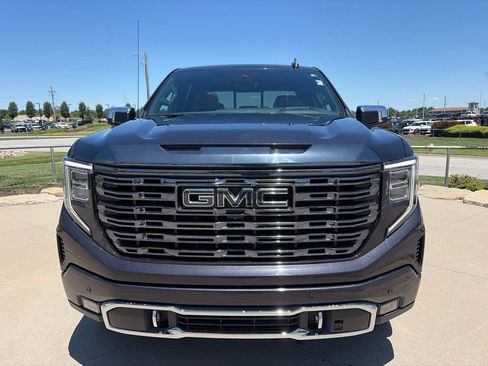 Used 2023 GMC Sierra 1500 Denali Ultimate AWD/4WD image 3