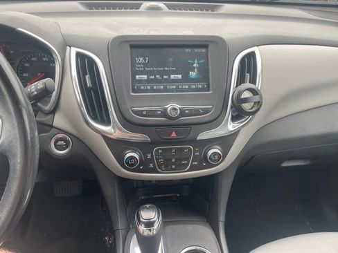 Used 2018 Chevrolet Equinox LT FWD image 23