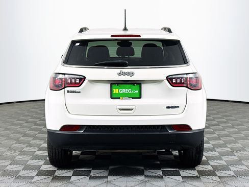 Used 2018 Jeep Compass Latitude w/ Popular Equipment Group image 8