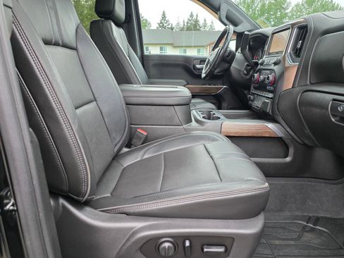 Used 2020 Chevrolet Silverado 1500 High Country w/ Technology Package AWD/4WD image 31