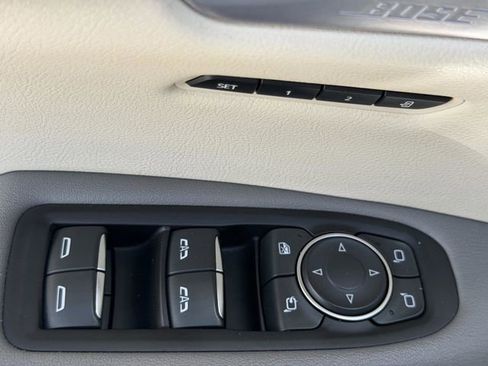 Used 2020 Cadillac XT5 Premium Luxury FWD image 21