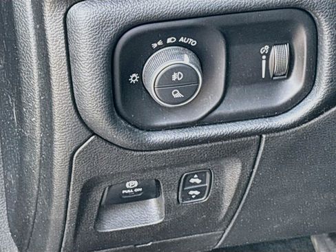 Used 2022 RAM 1500 Big Horn AWD/4WD image 14