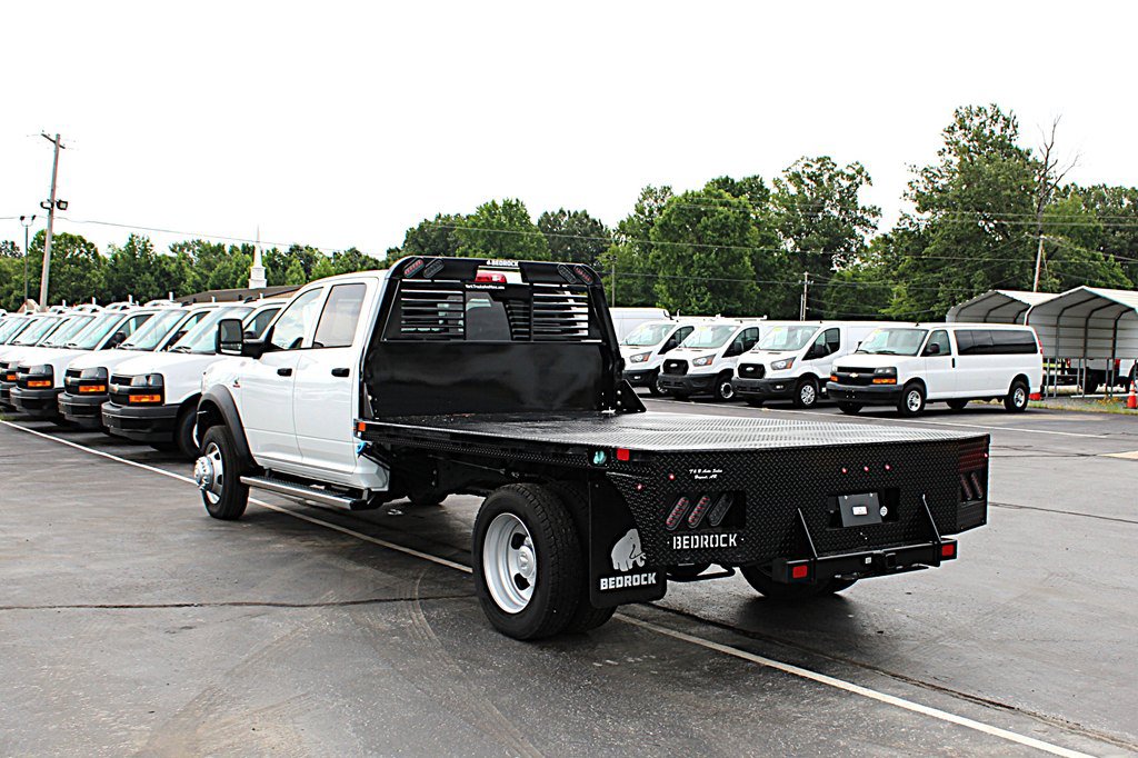 Used 2024 RAM 5500 Tradesman w/ Chrome Appearance Group AWD/4WD image 4