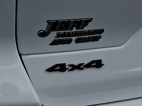Certified 2024 Jeep Grand Cherokee Limited w/ Black Appearance Package AWD/4WD image 30