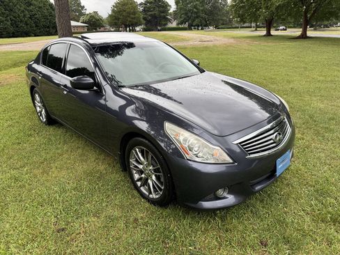 Used 2011 INFINITI G37 Journey w/ Premium Pkg RWD image 4