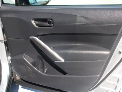 Used 2024 Toyota Corolla Cross AWD Hybrid image 17