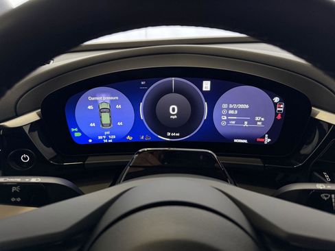 New 2026 Porsche Macan 4 Electric image 21