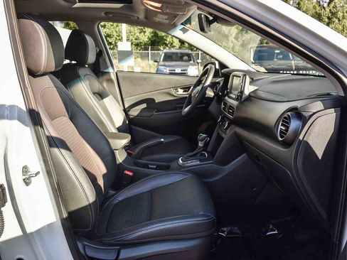 Used 2021 Hyundai Kona Limited image 15