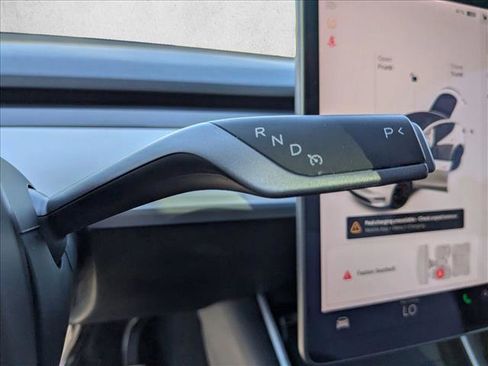 Used 2020 Tesla Model Y Performance image 13