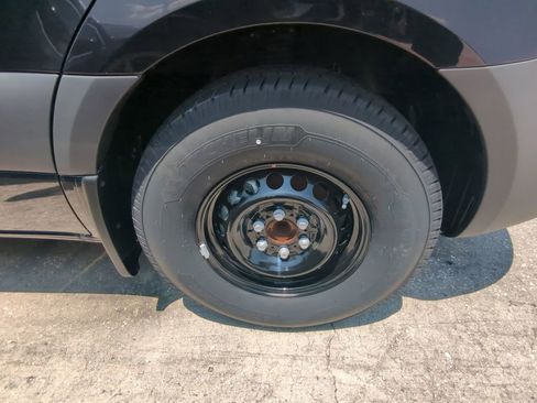 Used 2024 Mercedes-Benz Sprinter 2500 image 21