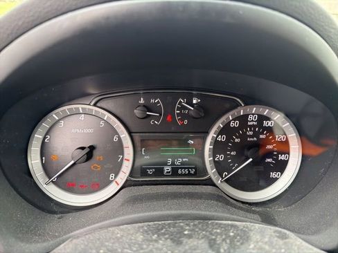 Used 2013 Nissan Sentra SR w/ Driver Pkg FWD image 9