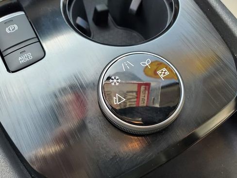 Certified 2022 Nissan Rogue SV w/ SV Premium Package image 24