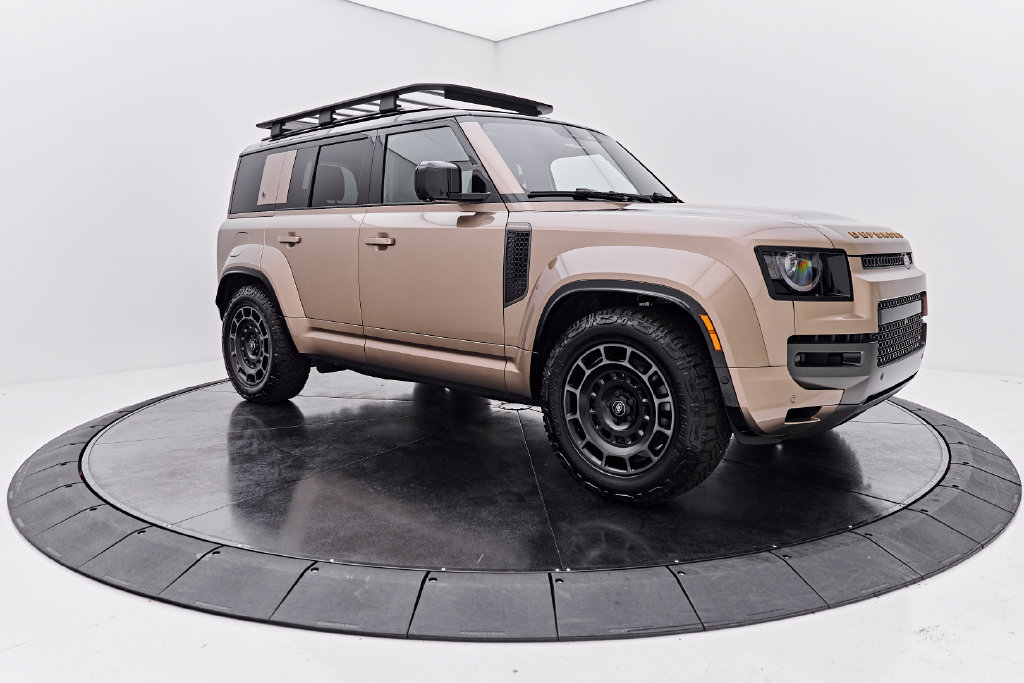 Used 2025 Land Rover Defender 110 AWD/4WD image 15