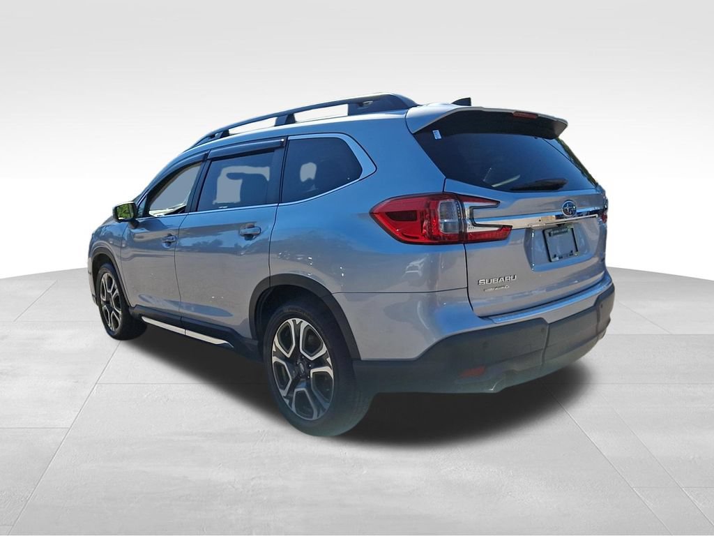 Used 2023 Subaru Ascent Limited w/ Technology Package AWD/4WD image 4
