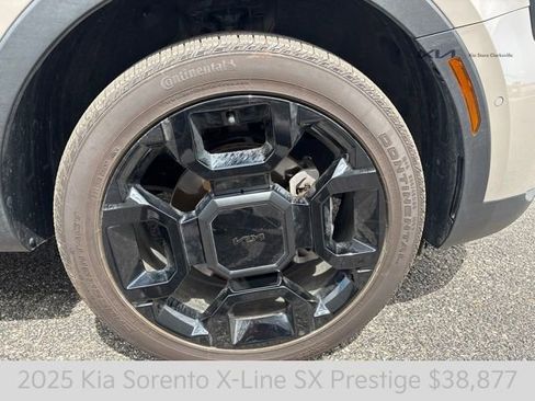 Certified 2025 Kia Sorento SX Prestige w/ Sage Leather Package AWD/4WD image 9