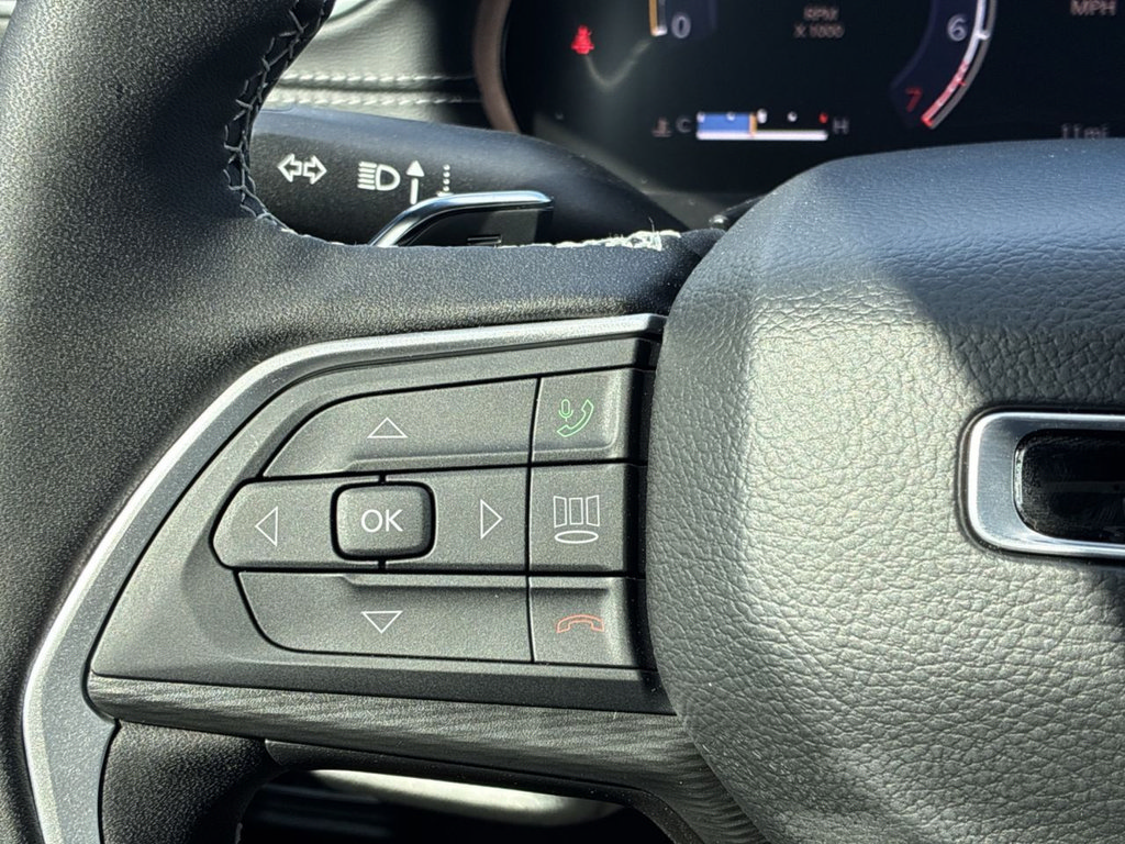 New 2025 Jeep Grand Cherokee Laredo X w/ Luxury Tech Group I RWD image 42