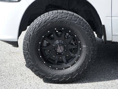 Used 2018 RAM 1500 Sport image 41