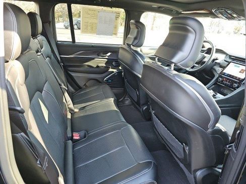 Used 2023 Jeep Grand Cherokee Overland w/ Advanced Protech Group III image 16