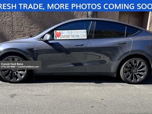 Used 2022 Tesla Model Y Performance image 3