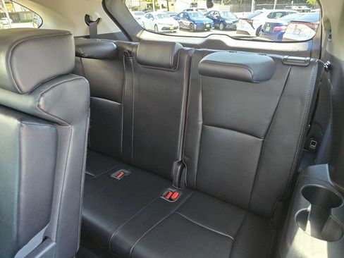 Used 2022 Toyota Highlander Limited AWD/4WD image 18