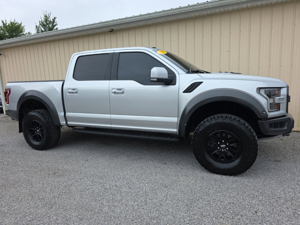 Used 2018 Ford F150 Raptor w/ Equipment Group 802A Luxury AWD/4WD image 2