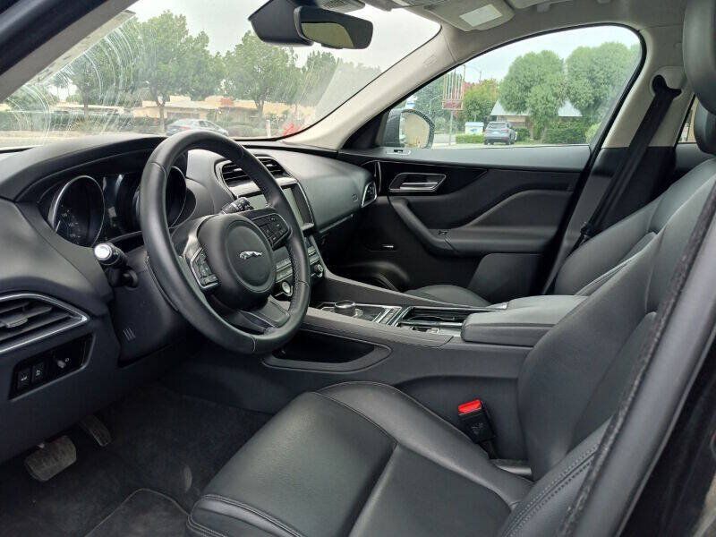 Used 2020 Jaguar F-PACE Premium AWD/4WD image 15
