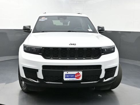 Used 2023 Jeep Grand Cherokee L Laredo image 43