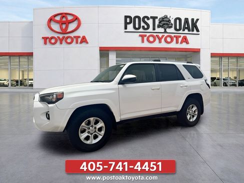 Used 2019 Toyota 4Runner SR5 RWD image 2